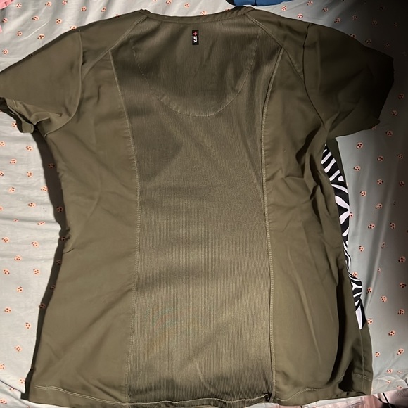 Small scrub top (1 of 2) - Picture 4 of 6